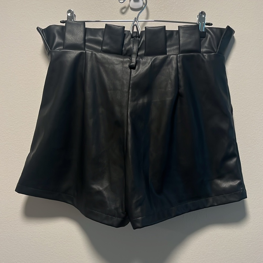 CLUB L LONDON (NWT) Leather Look Paperbag Shorts, Black, Size 8 (US), 12 (UK) - Picture 11 of 14
